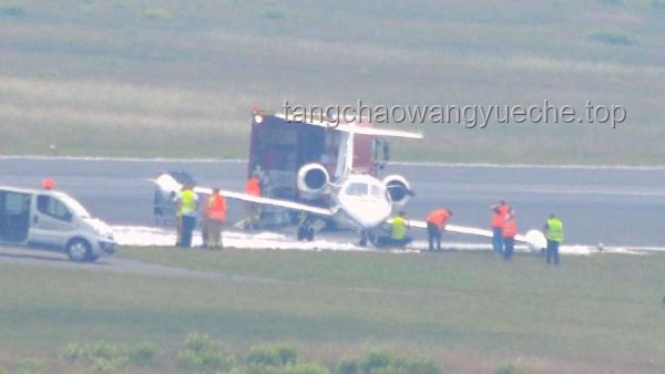 直击印度客机坠毁现场：紧急应对与预防措施